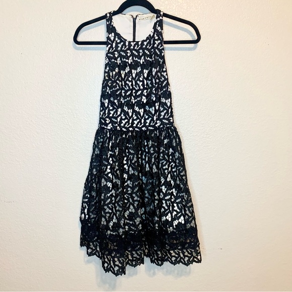 Alice + Olivia Mariel Racerback Sleeveless Cocktail Dress Guipure Lace Black 2 - Picture 2 of 14